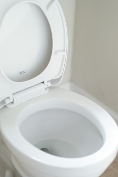 Déboucher les WC efficacement avec du Destop : attention !