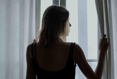 Comment l’hypnose peut vous aider à surmonter l’agoraphobie à Caen
