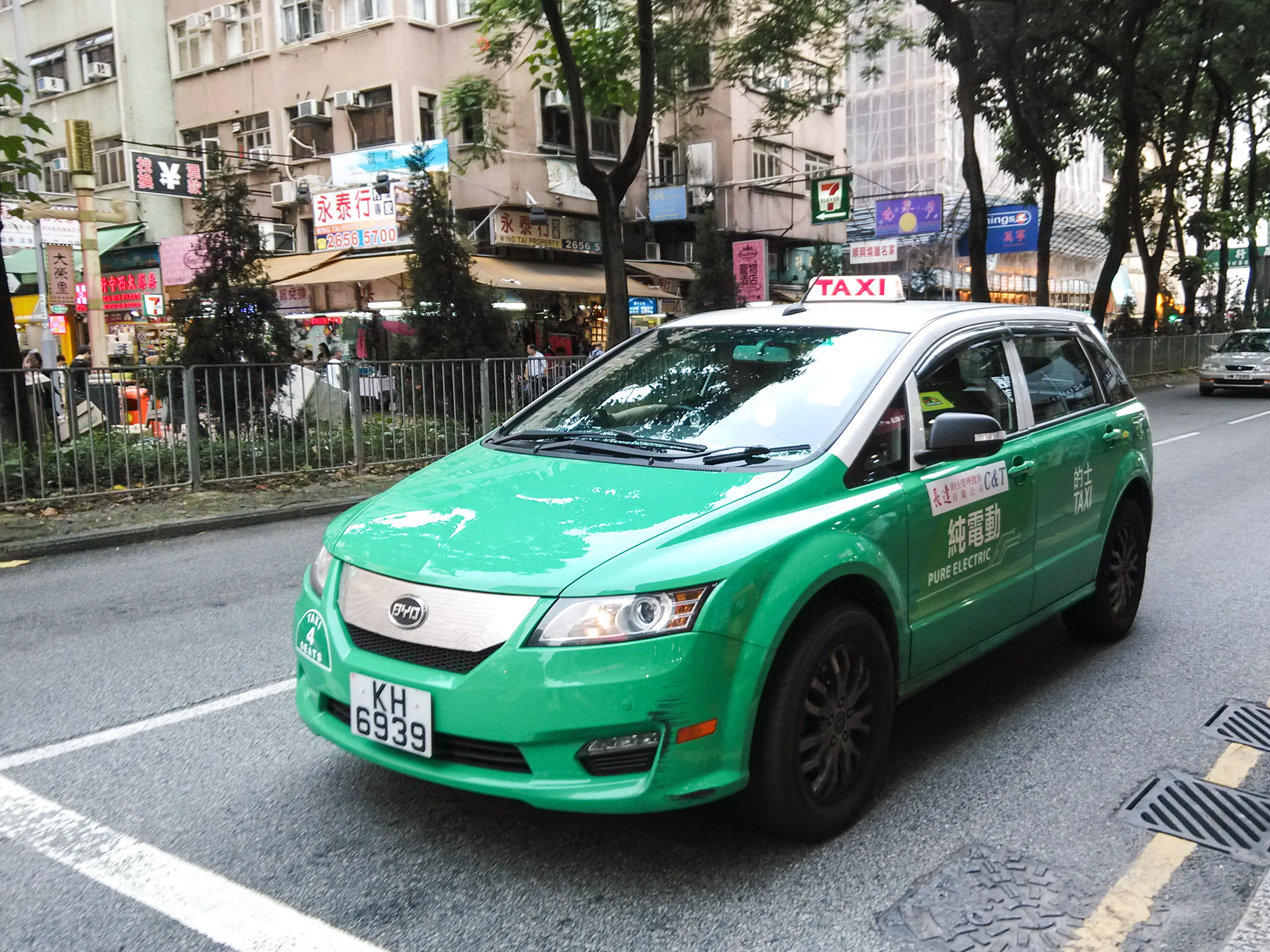 Taxi contre les VTC à Marseille : la guerre est déclarée