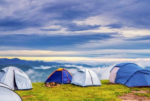 Accessoires et autres équipements de camping pour un voyage de camping en famille
