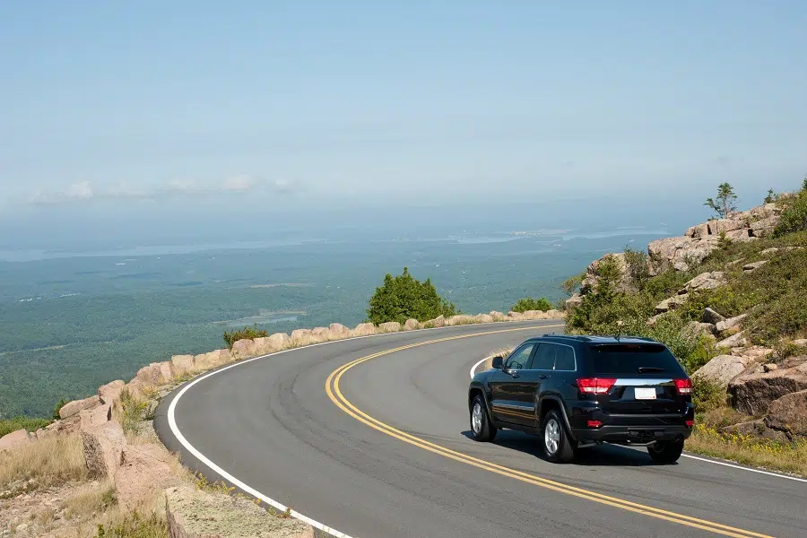 Les bons réflexes pour conduire en montagne