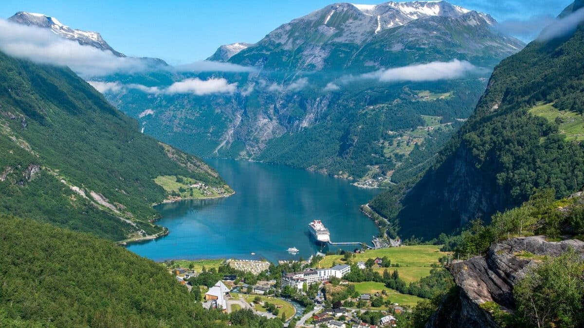 La meilleure expérience des fjords norvégiens : optez pour une croisière !