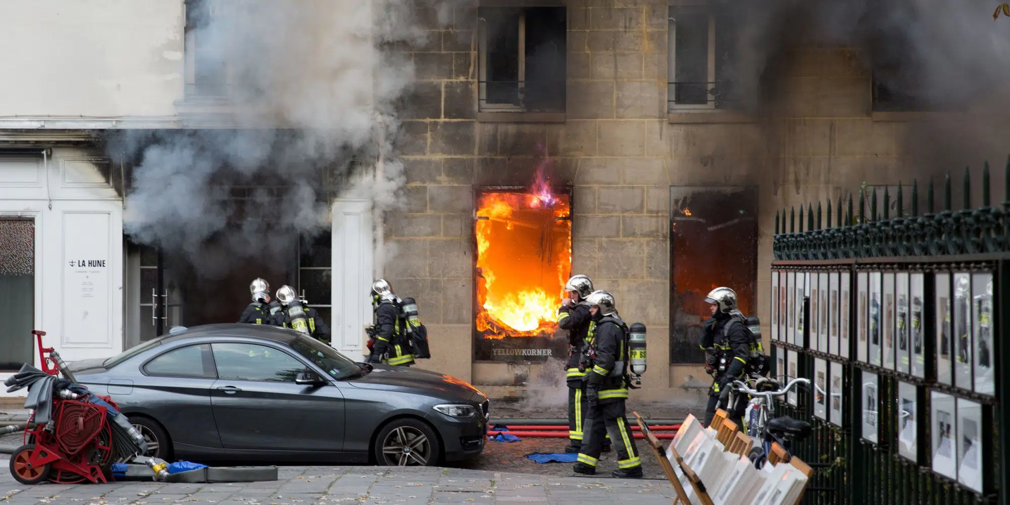 Une menuiserie détruite par les flammes à Biterrois